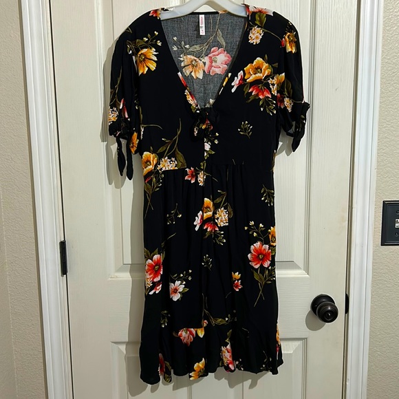 Knee length Xhilaration Sun Dress - Picture 1 of 5